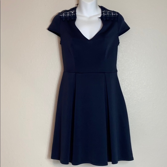 B. Darlin Navy Dress with Lace Size ⅞ - Picture 2 of 7